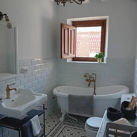 Апартаменты La Casa Del Confitero 2 *